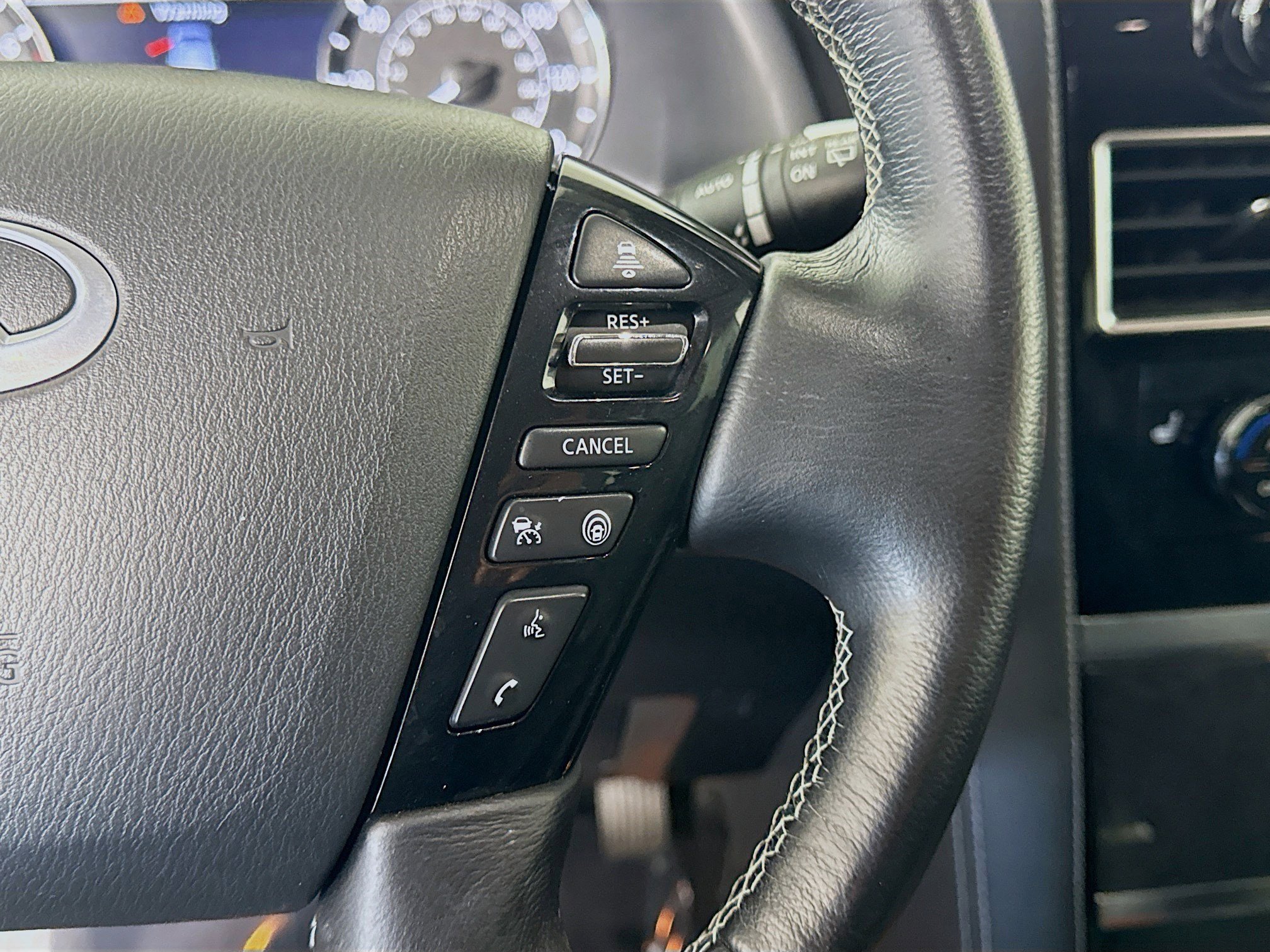 Used 2024 INFINITI QX80 Luxe image 15