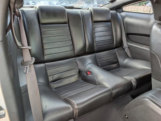 Used 2010 Ford Mustang Coupe RWD image 25