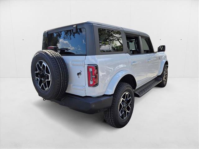 New 2025 Ford Bronco Outer Banks image 2