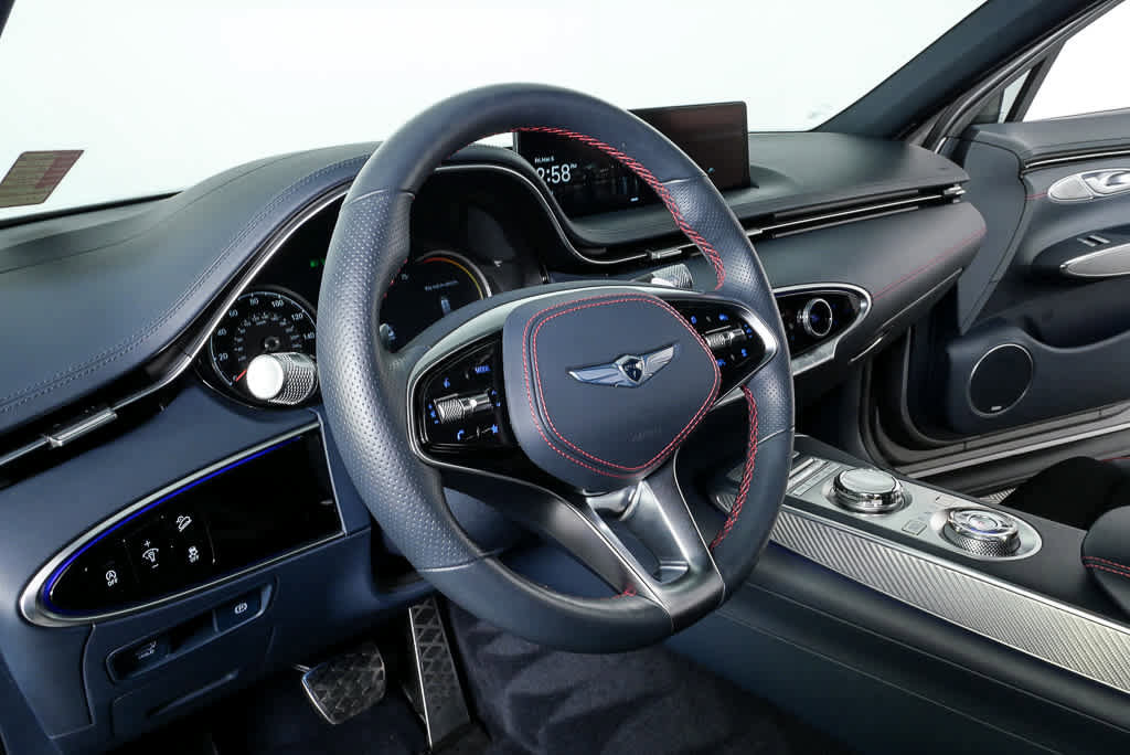 Used 2022 Genesis GV70 2.5T w/ Sport Prestige Package image 4