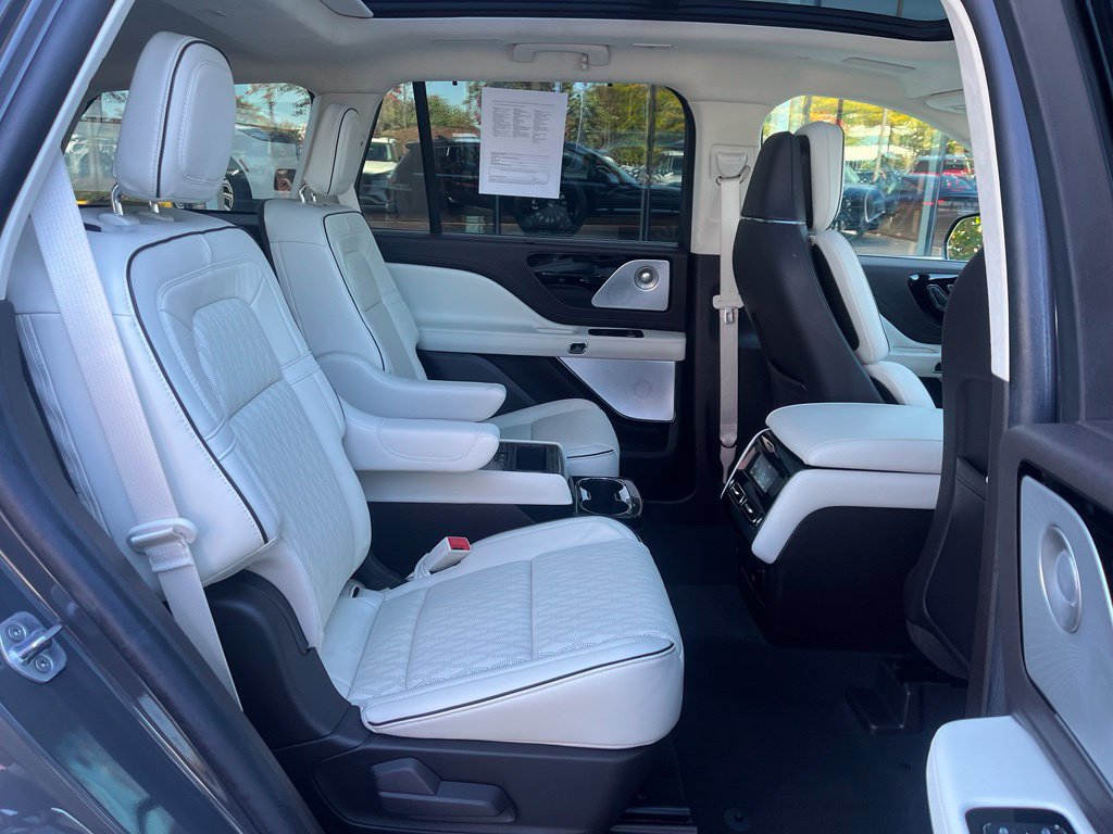 Certified 2022 Lincoln Aviator Black Label Grand Touring w/ Class IV Trailer Tow Package AWD/4WD image 19