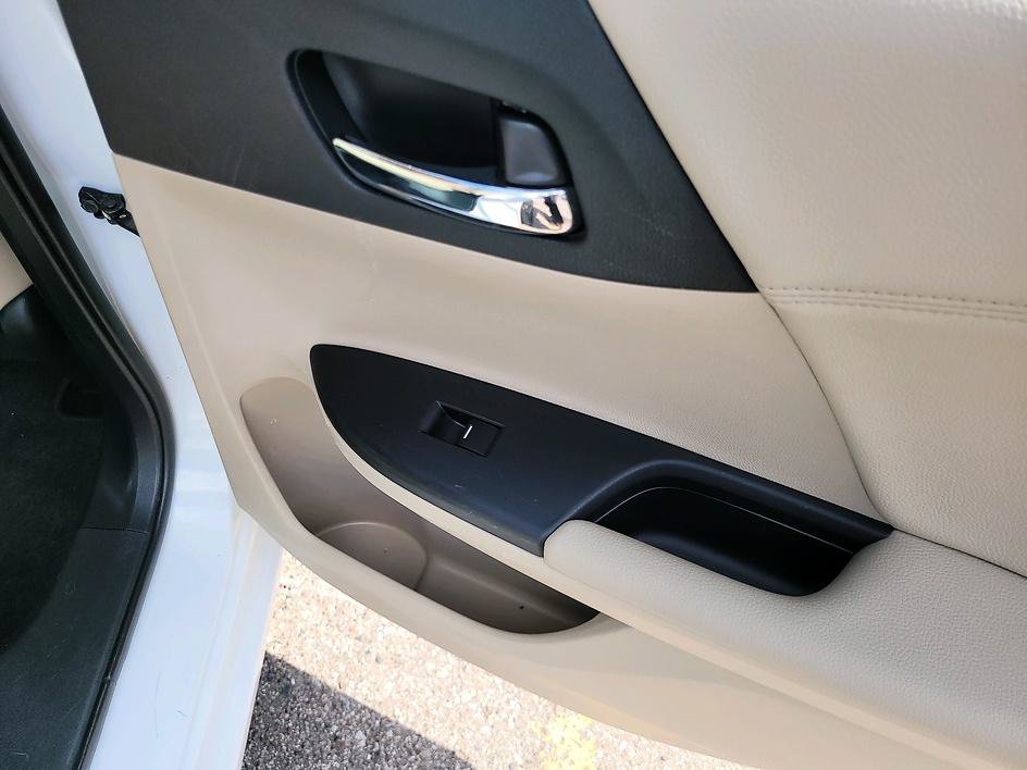 Used 2017 Honda Accord EX-L image 40