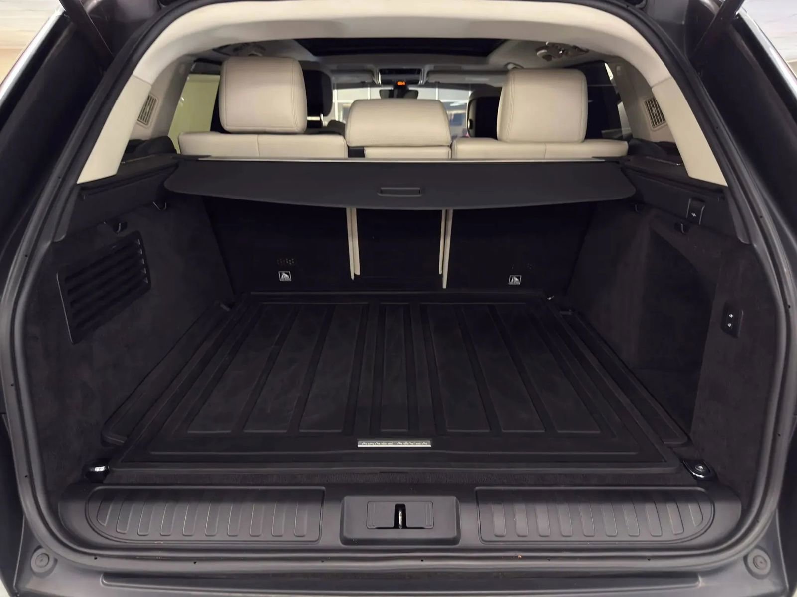 Used 2019 Land Rover Range Rover HSE AWD/4WD image 15
