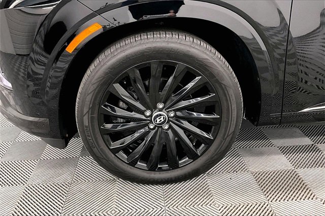 Used 2024 Hyundai Palisade Calligraphy image 9