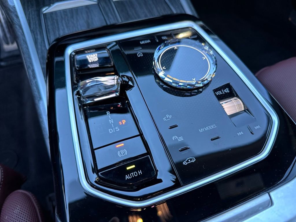 Certified 2023 BMW 760i xDrive image 40