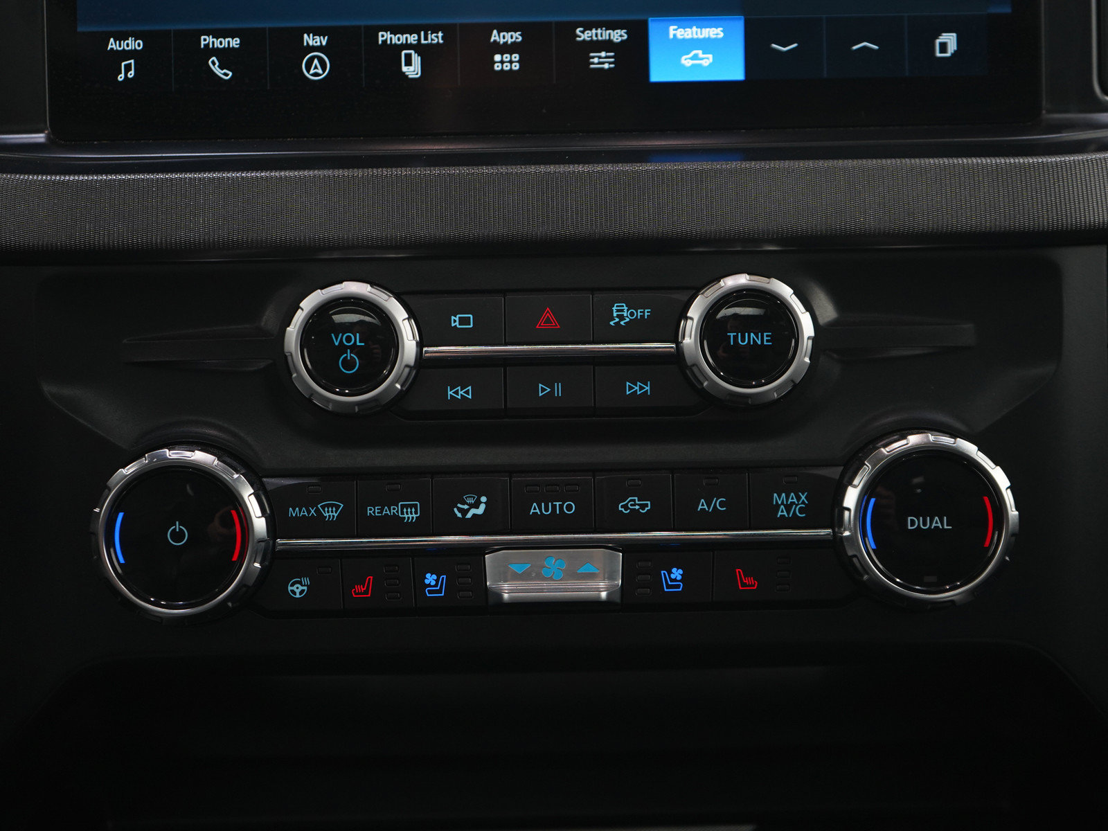Used 2025 Ford F350 Platinum AWD/4WD image 18
