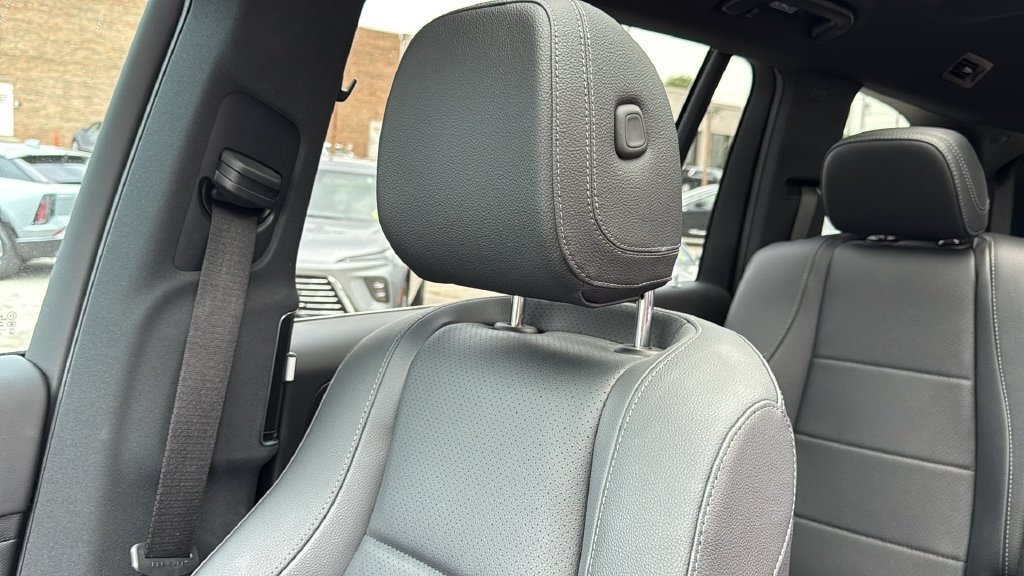 Used 2023 Mercedes-Benz GLS 450 4MATIC image 23