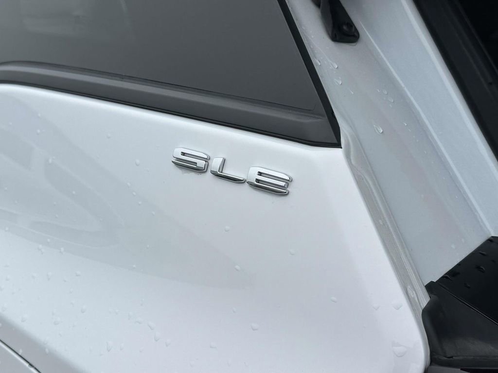 Certified 2023 GMC Terrain SLE w/ Driver Convenience Package image 12