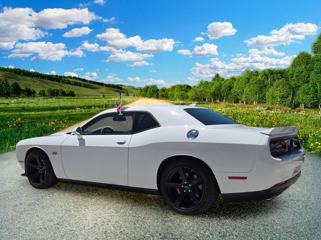 Used 2018 Dodge Challenger SRT RWD image 4