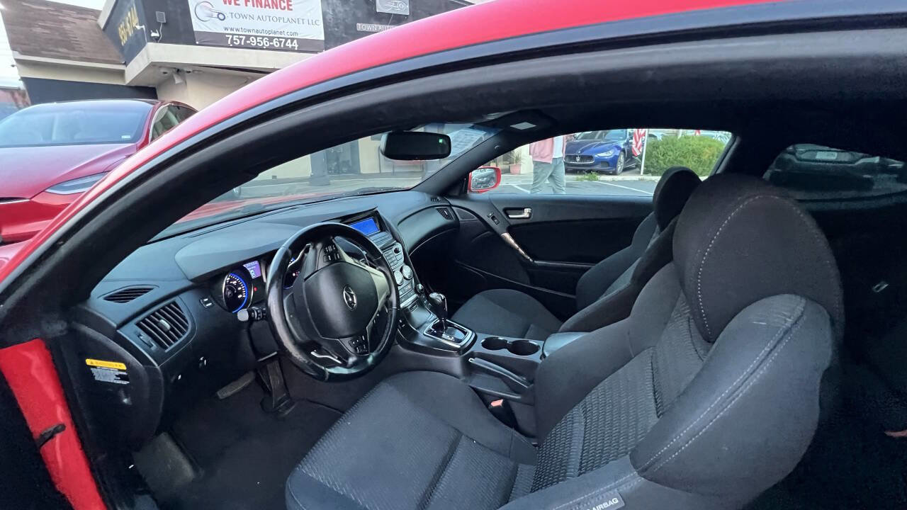 Used 2014 Hyundai Genesis 2.0T image 4