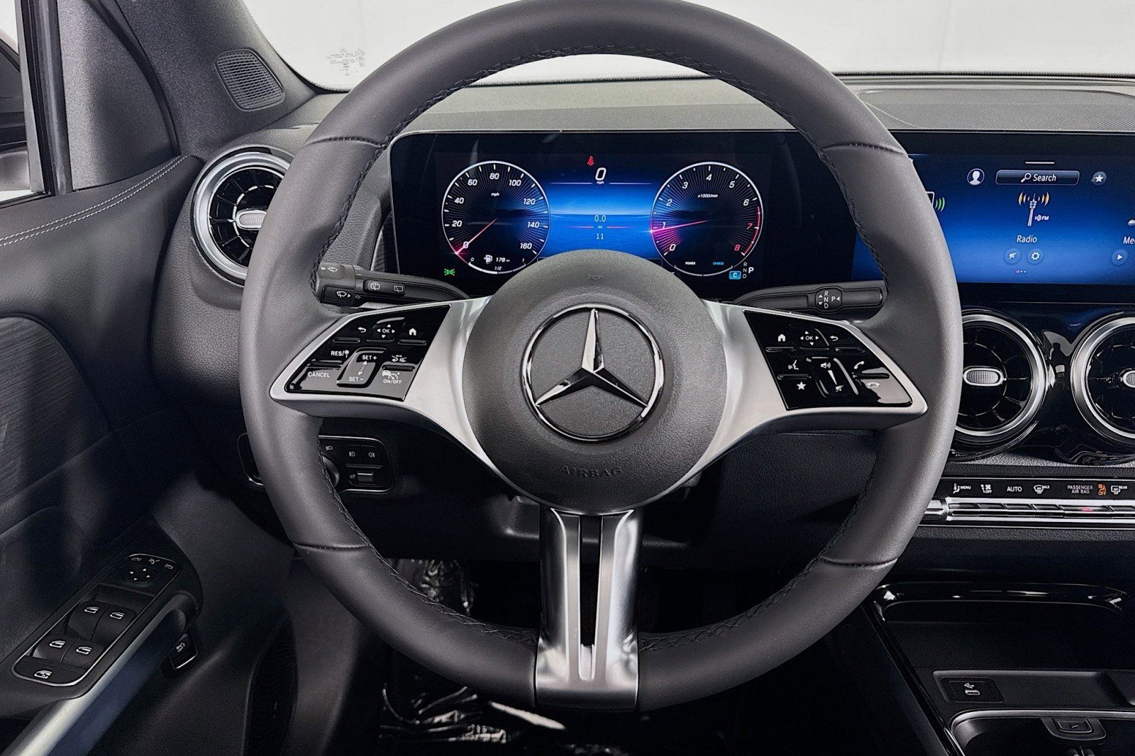 New 2026 Mercedes-Benz GLB 250 image 17