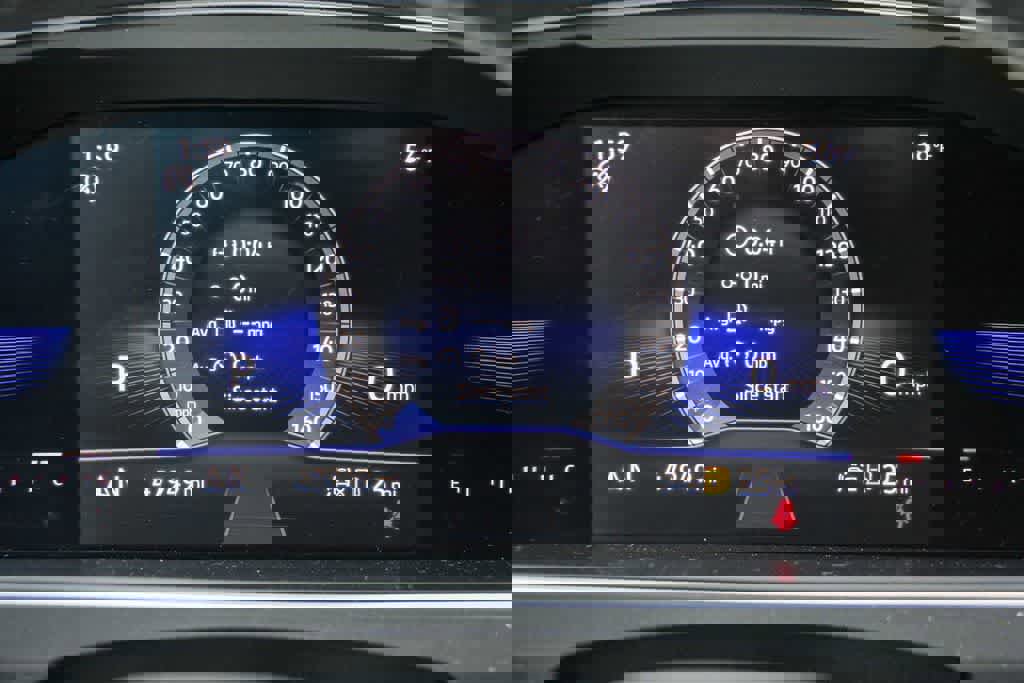 Used 2022 Volkswagen Tiguan SE w/ Panoramic Sunroof Package image 24