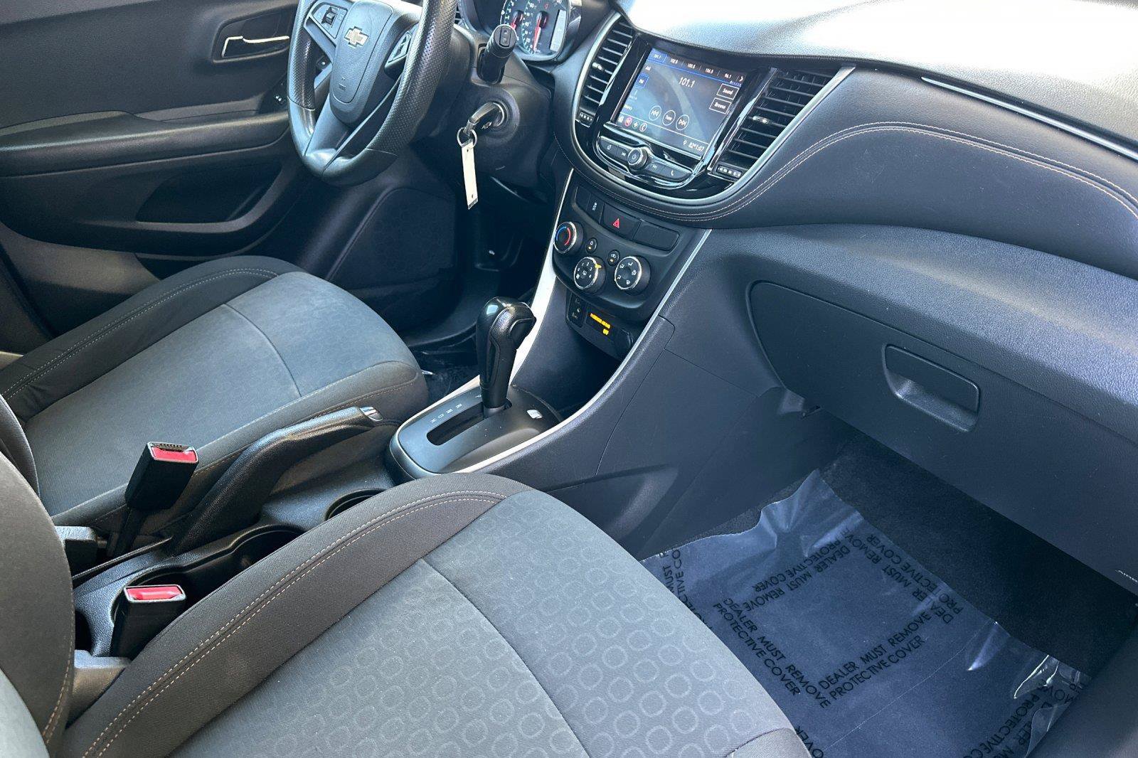Used 2022 Chevrolet Trax LS w/ Tint and Cruise Package AWD/4WD image 15