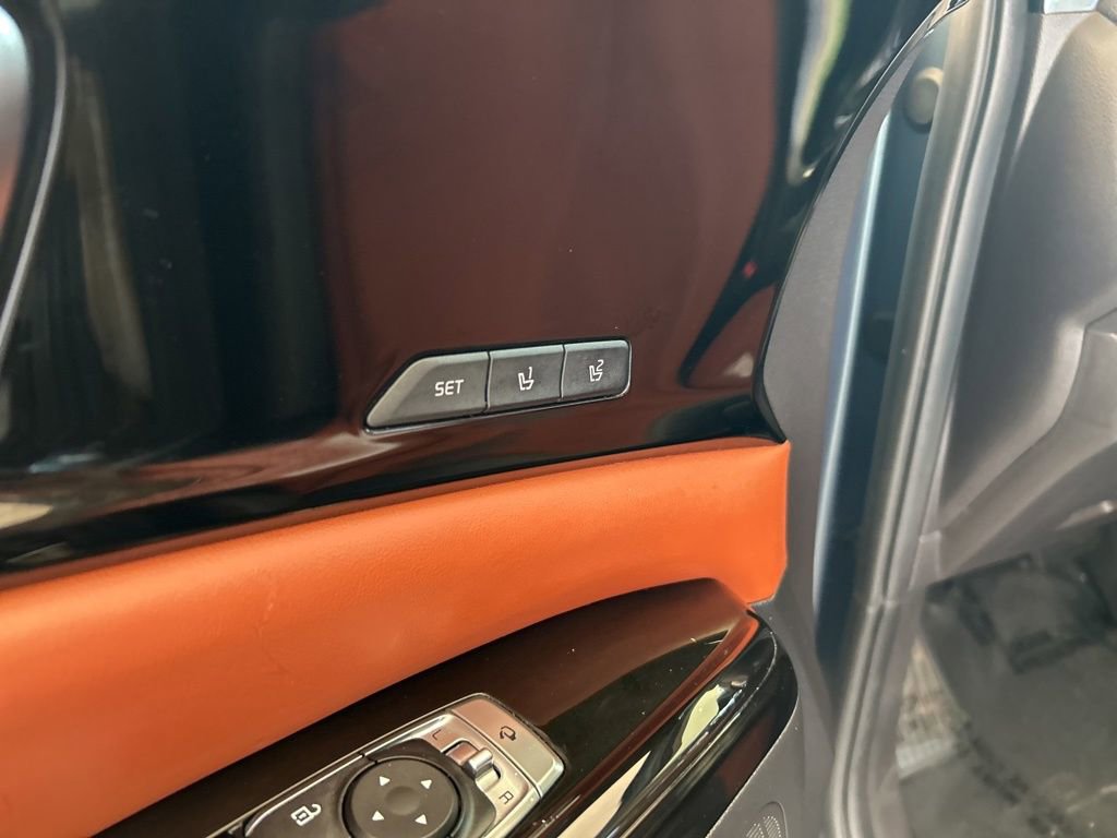 Used 2022 Kia Carnival SX Prestige image 42