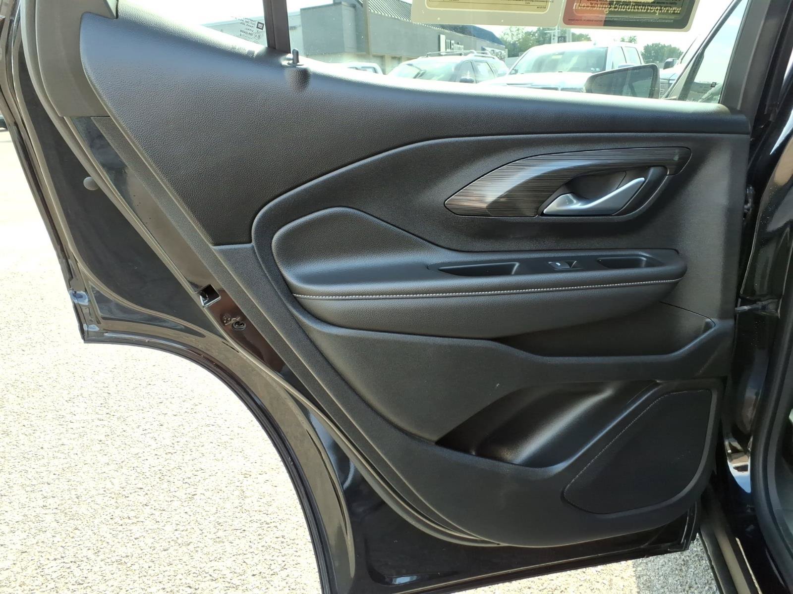 Used 2022 GMC Terrain SLE w/ Driver Convenience Package FWD image 24
