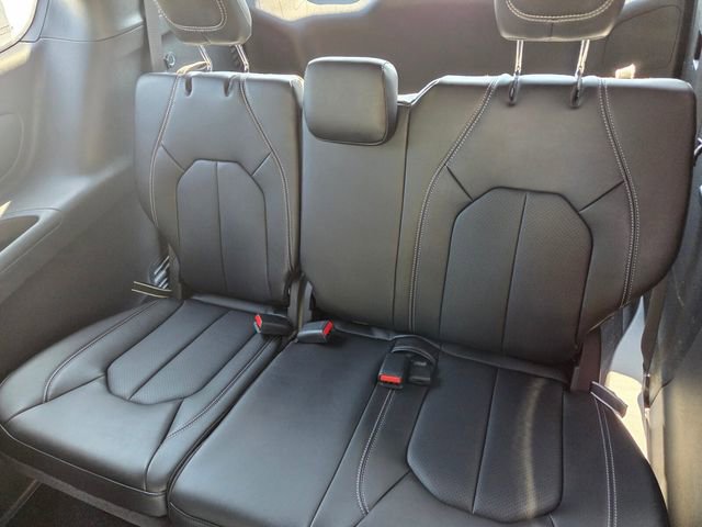 New 2026 Chrysler Pacifica Select FWD image 6