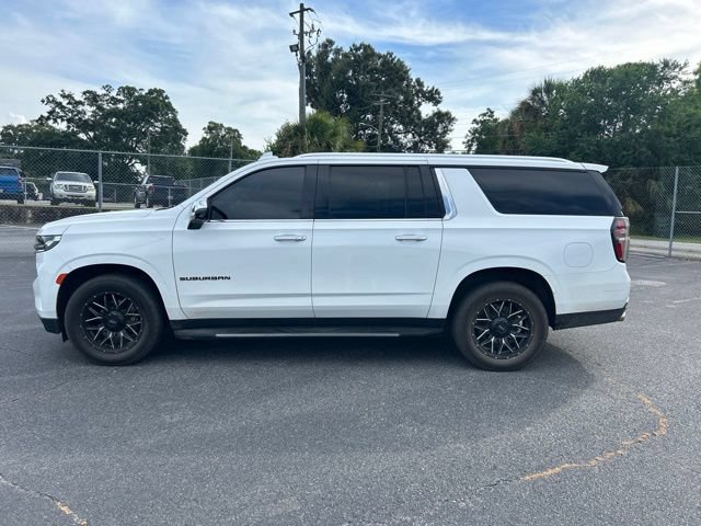 Used 2021 Chevrolet Suburban Premier w/ Premium Package RWD image 2
