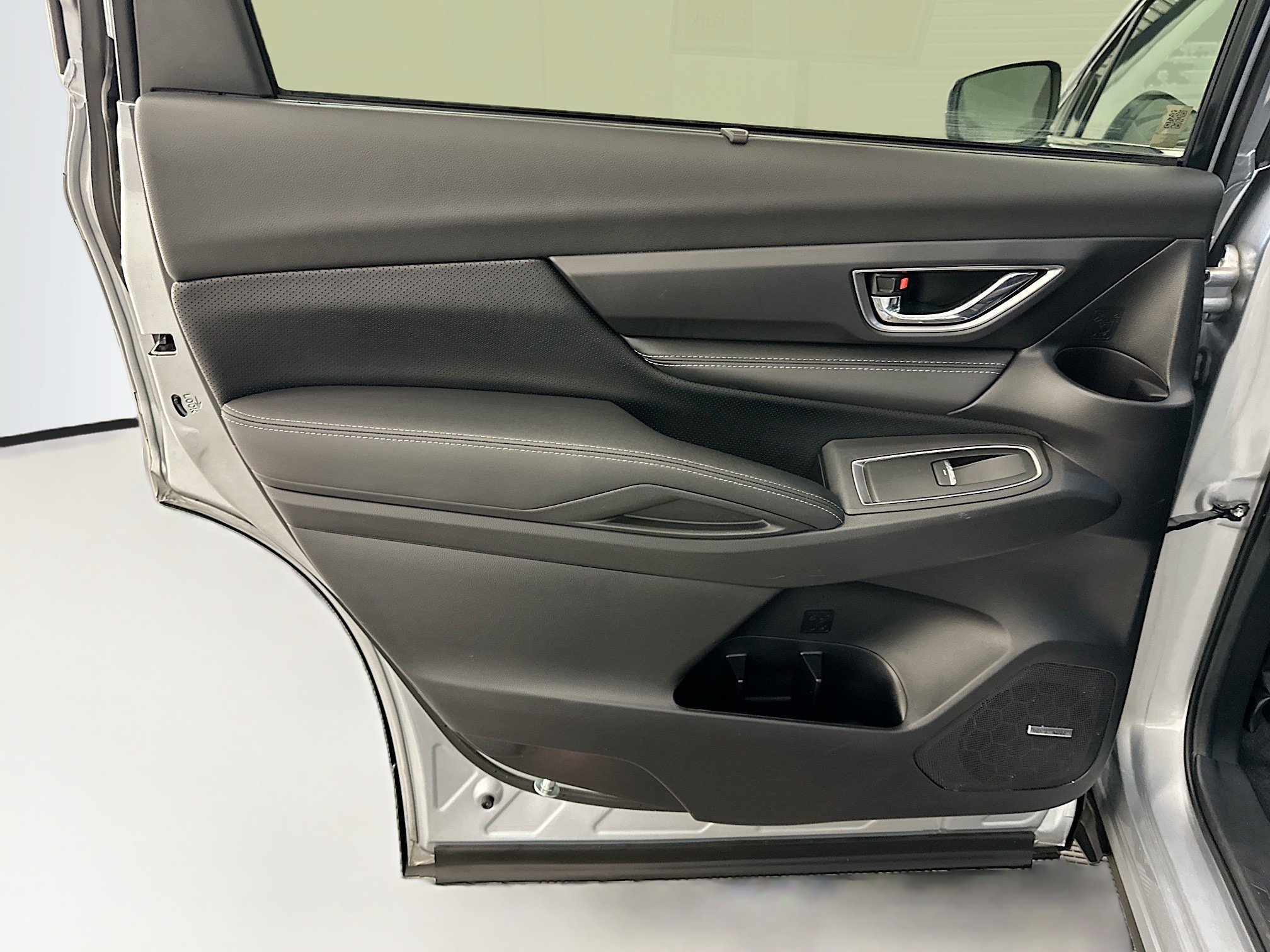 Used 2023 Subaru Ascent Limited w/ Technology Package image 28