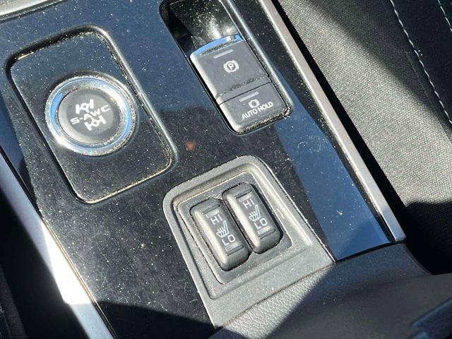 Used 2020 Mitsubishi Outlander AWD image 31
