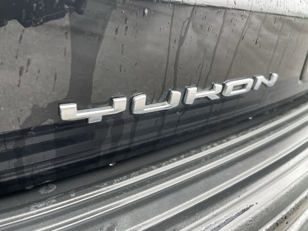 Used 2024 GMC Yukon SLE image 31
