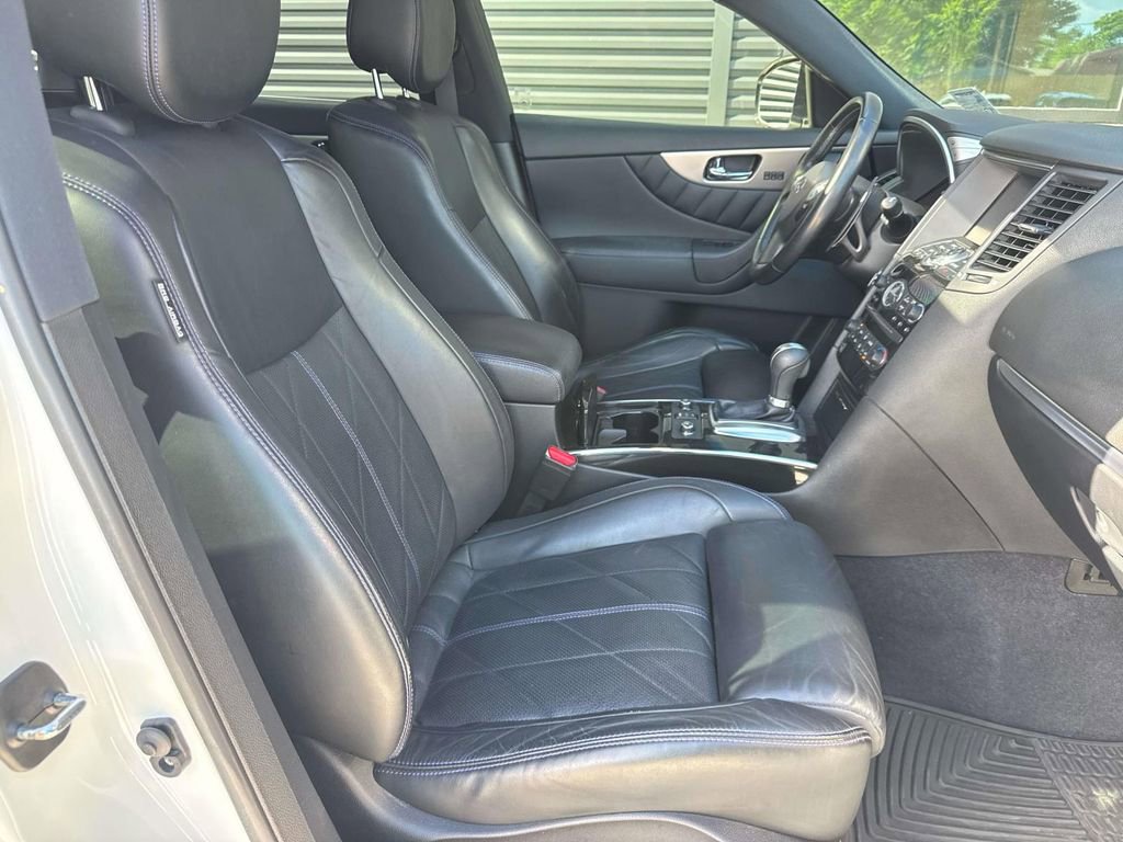 Used 2017 INFINITI QX70 2WD w/ Premium Package image 15