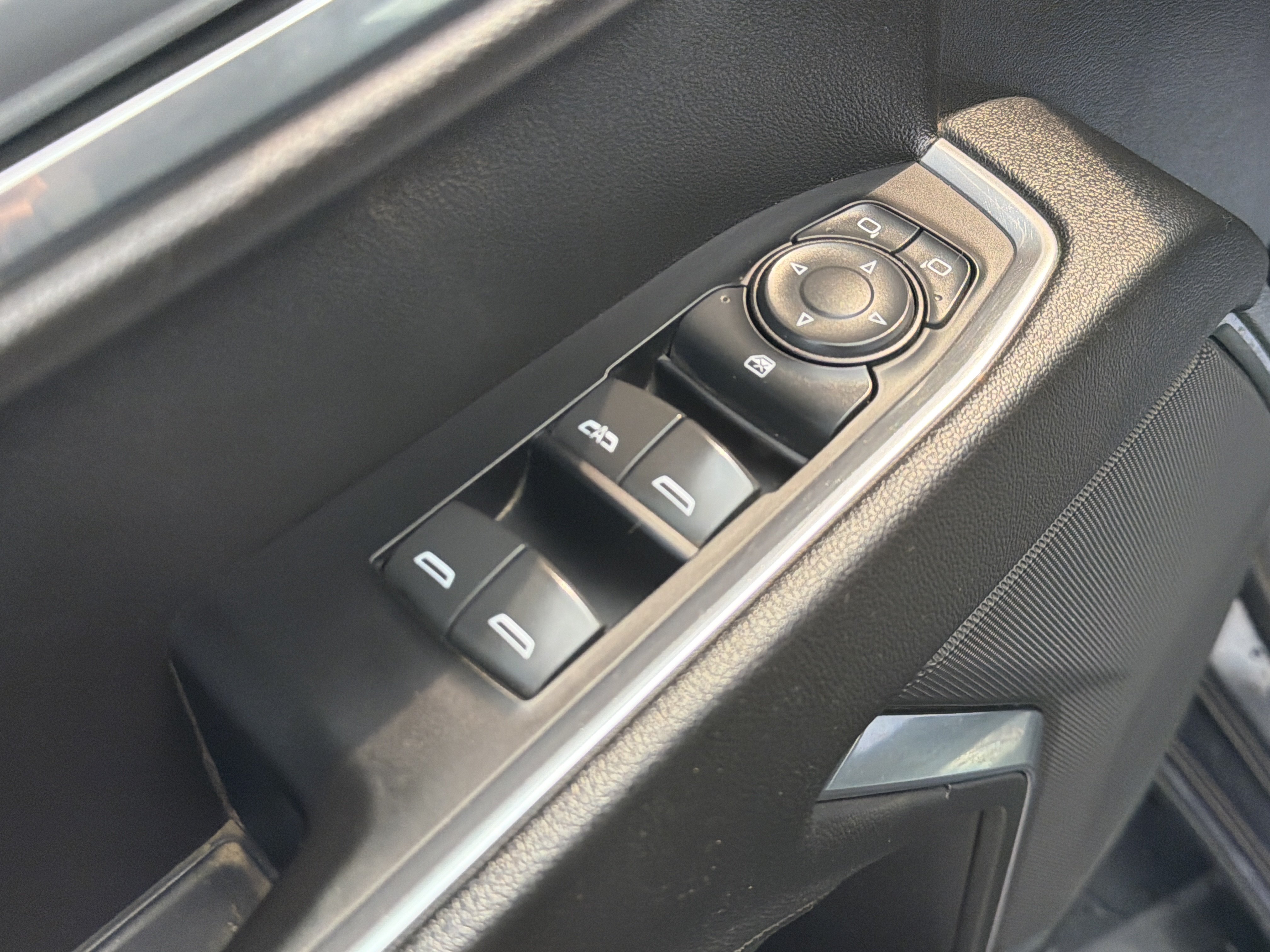 Used 2022 Chevrolet Silverado 1500 RST AWD/4WD image 19