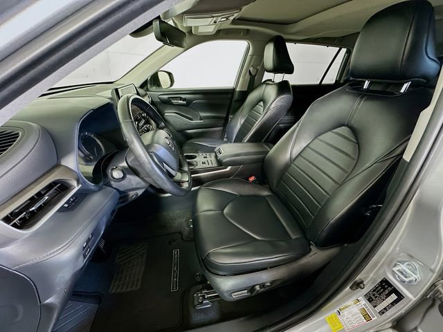 Certified 2023 Toyota Highlander XLE image 12
