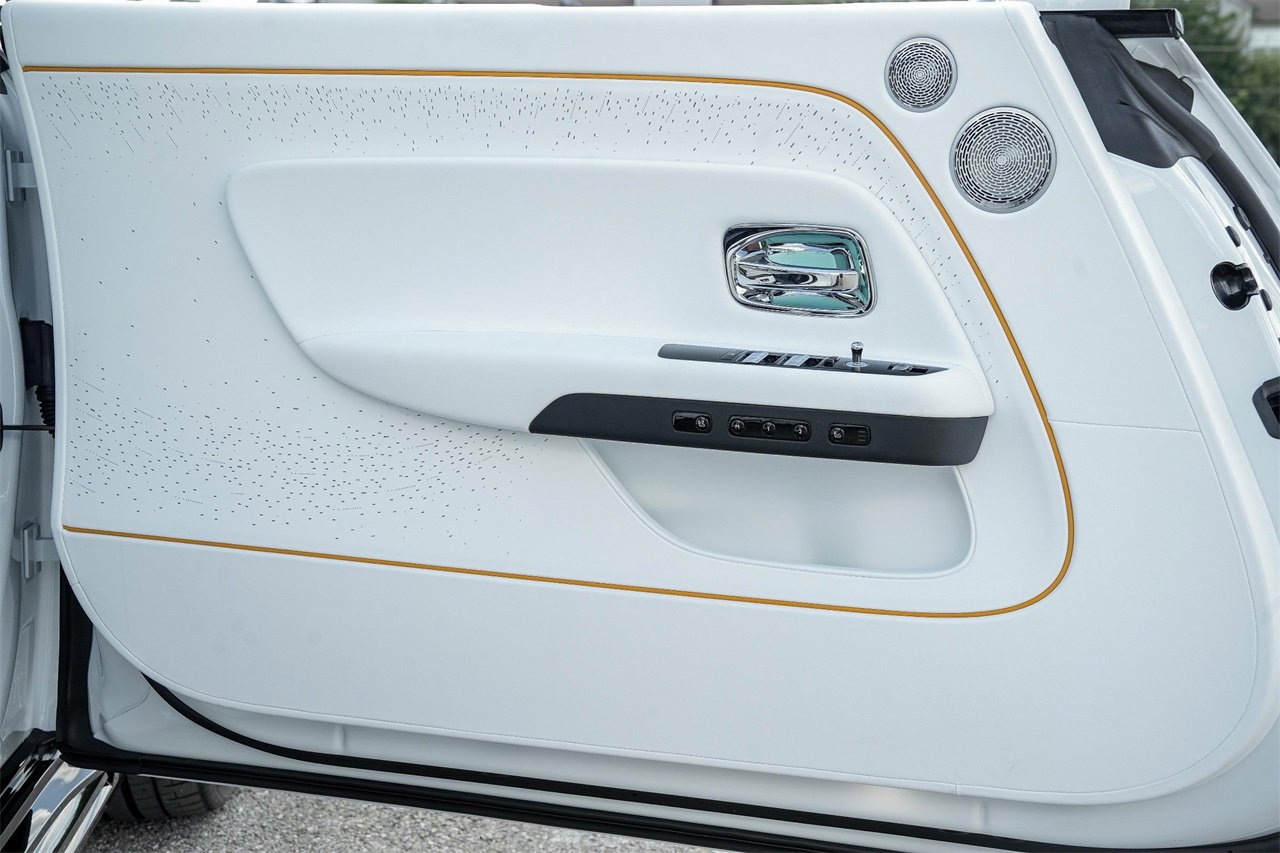 New 2025 Rolls-Royce Spectre Black Badge image 35