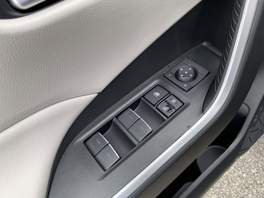 Used 2025 Toyota RAV4 XLE w/ Convenience Package FWD image 25