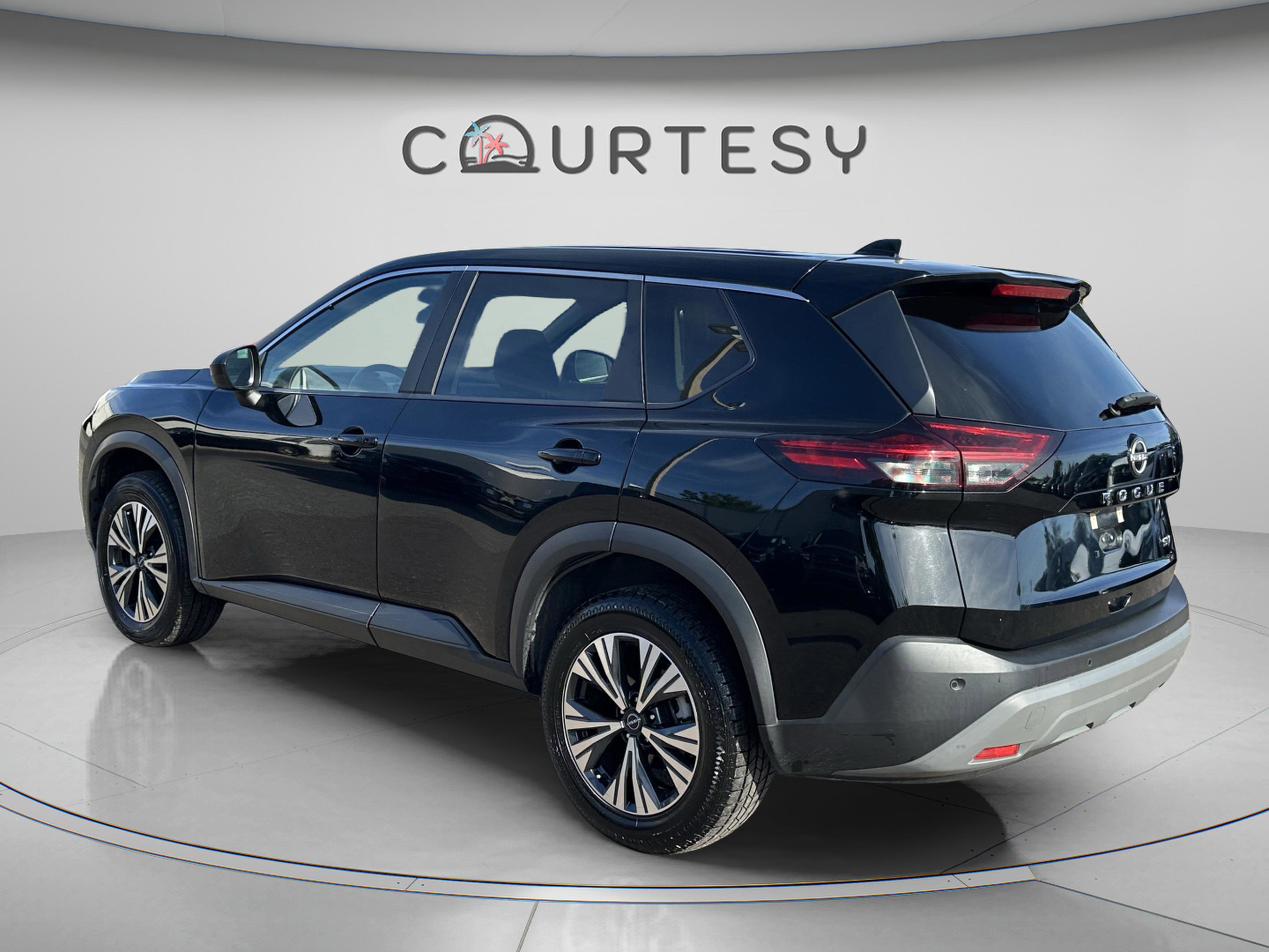 Certified 2023 Nissan Rogue SV FWD image 5