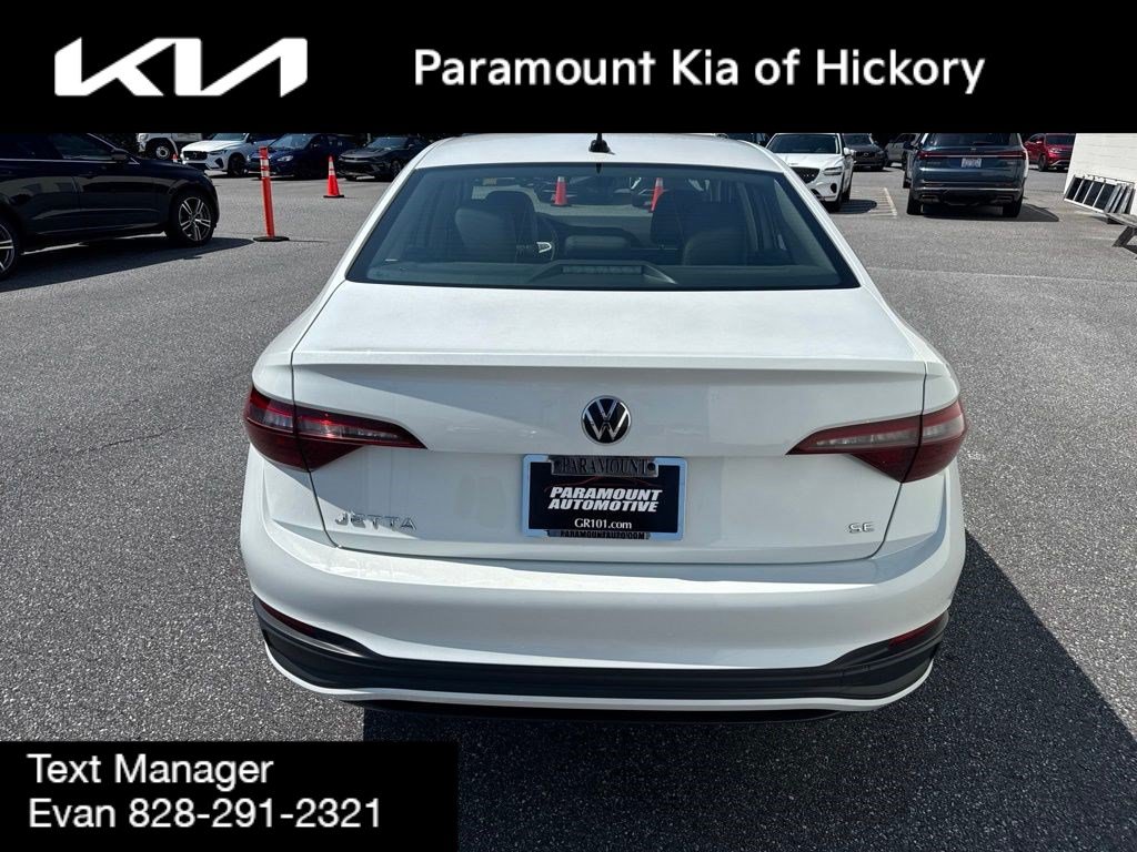 Used 2023 Volkswagen Jetta SE FWD image 6