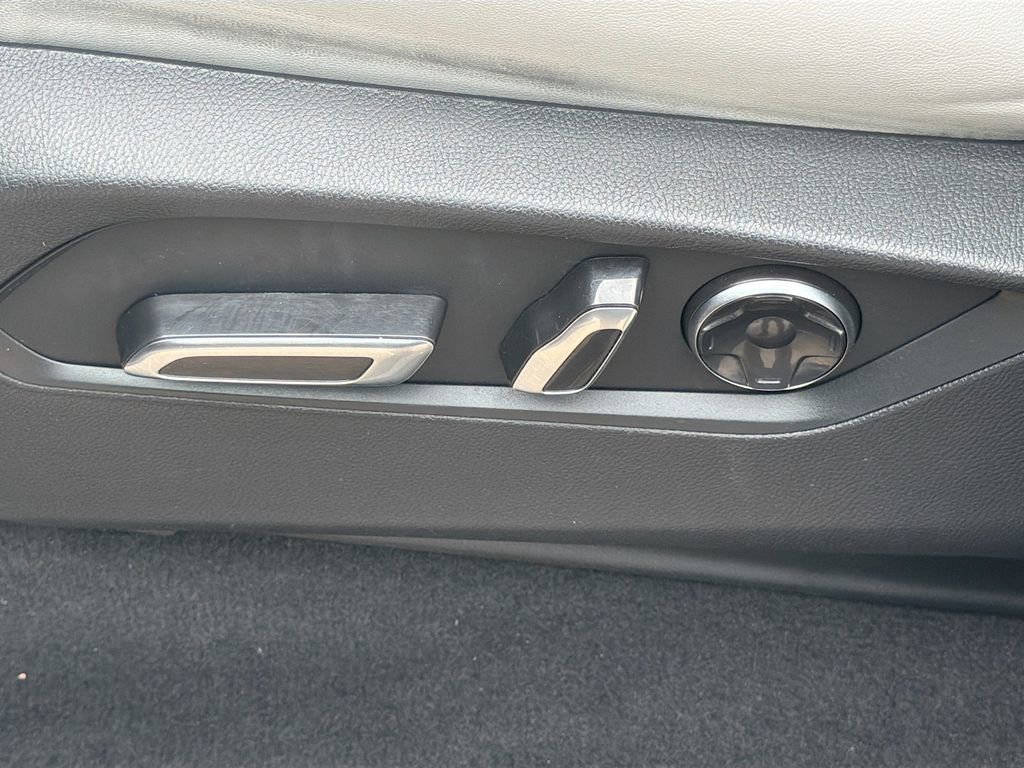Used 2023 Acura MDX SH-AWD w/ Technology Package image 26