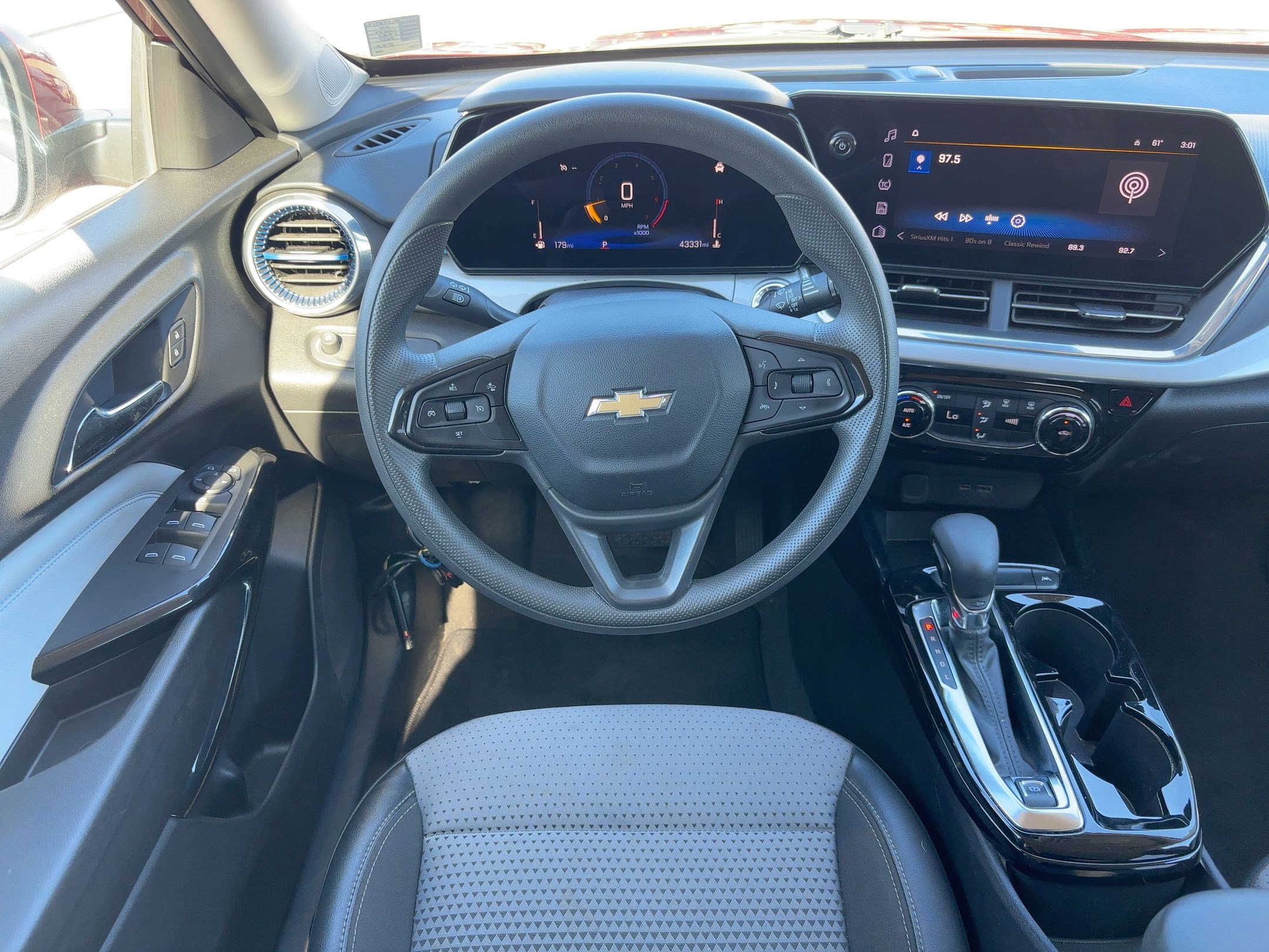 Used 2024 Chevrolet Trax LT image 27