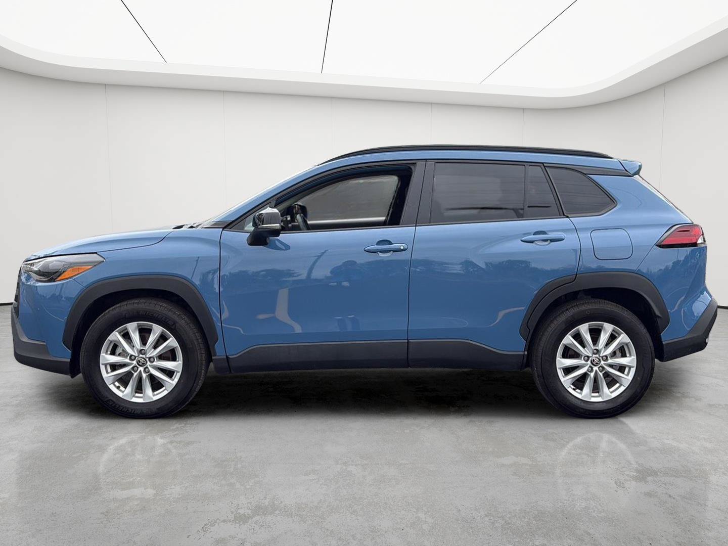 Used 2026 Toyota Corolla Cross LE w/ Moonroof Package AWD/4WD image 26