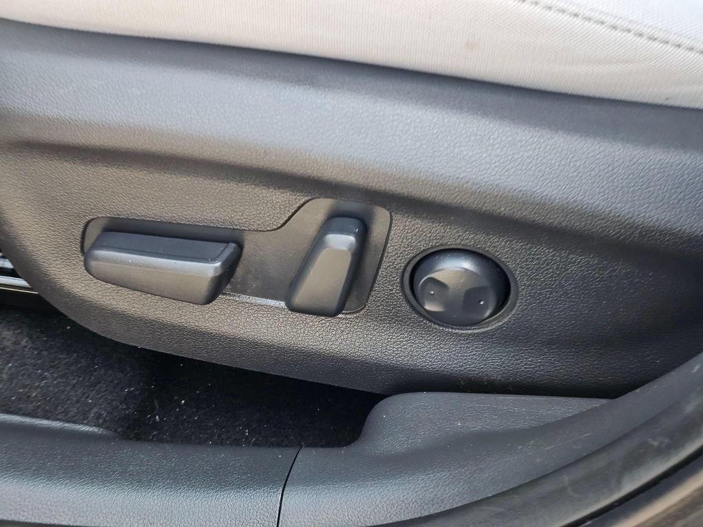 Used 2023 Hyundai Kona SE FWD image 22