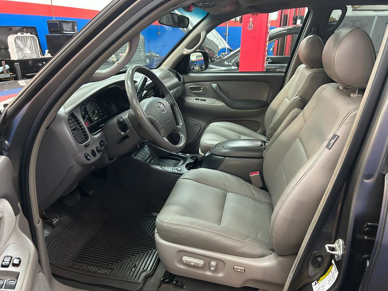 Used 2006 Toyota Sequoia SR5 AWD/4WD image 13