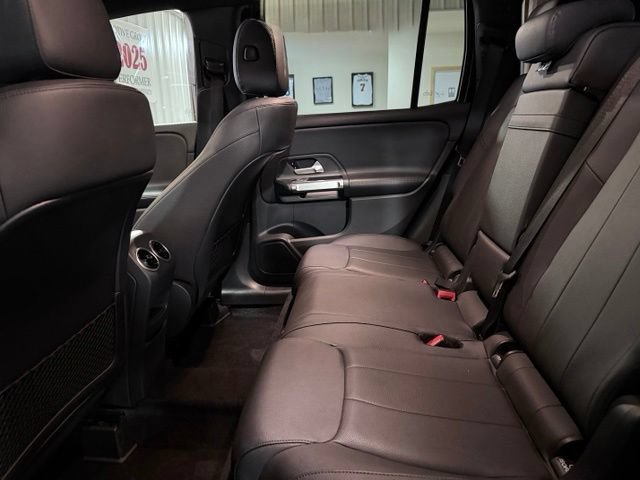 Used 2025 Mercedes-Benz GLB 250 image 12