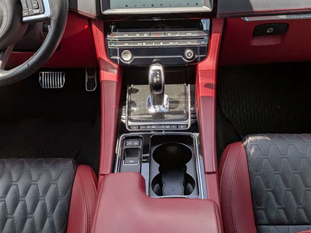 Used 2020 Jaguar F-PACE SVR AWD/4WD image 17