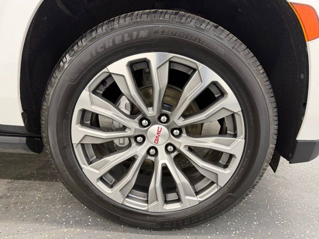 Used 2021 GMC Yukon Denali w/ Denali Premium Package image 22