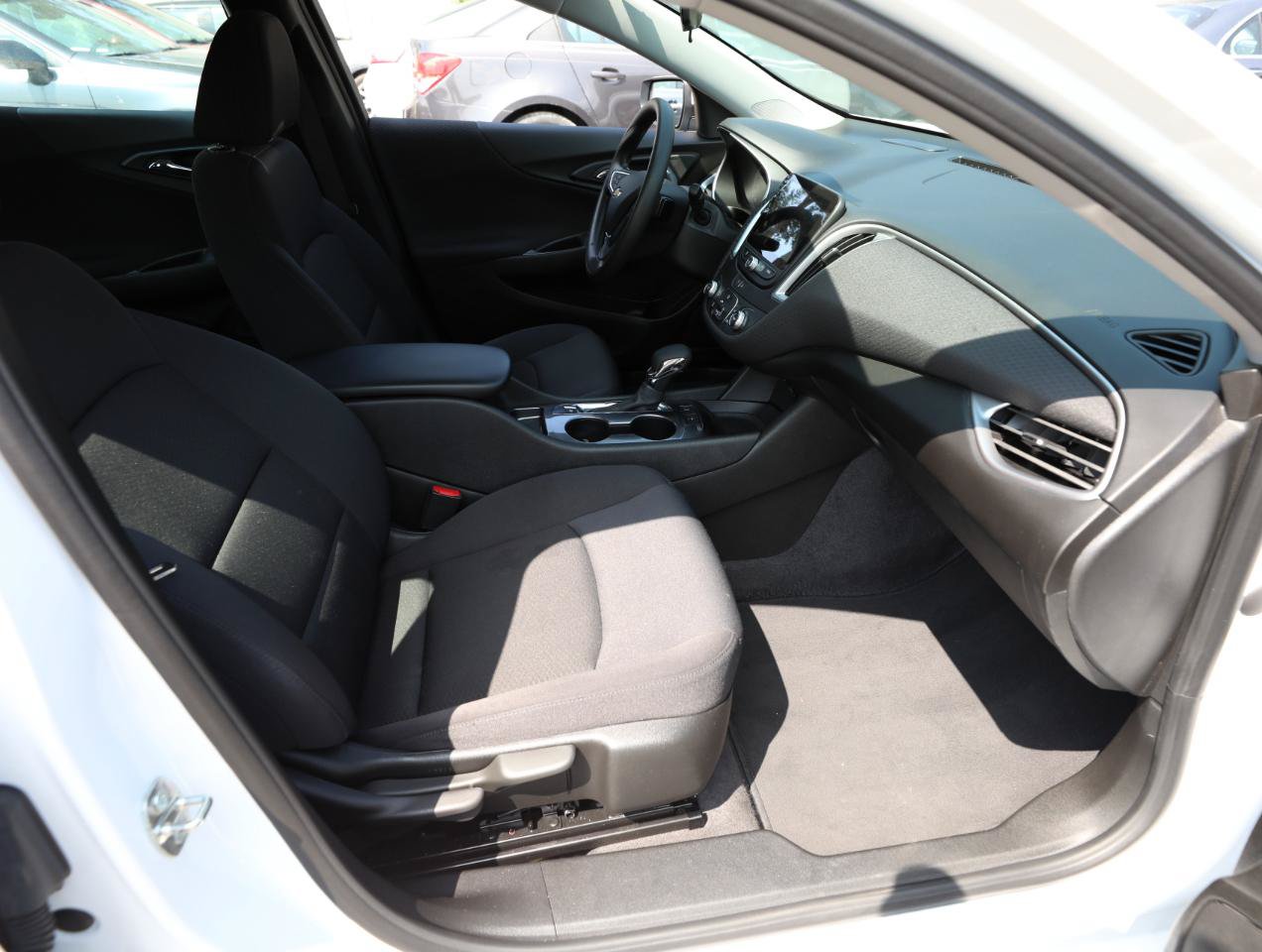 Used 2023 Chevrolet Malibu LS w/ Driver Confidence Package FWD image 10