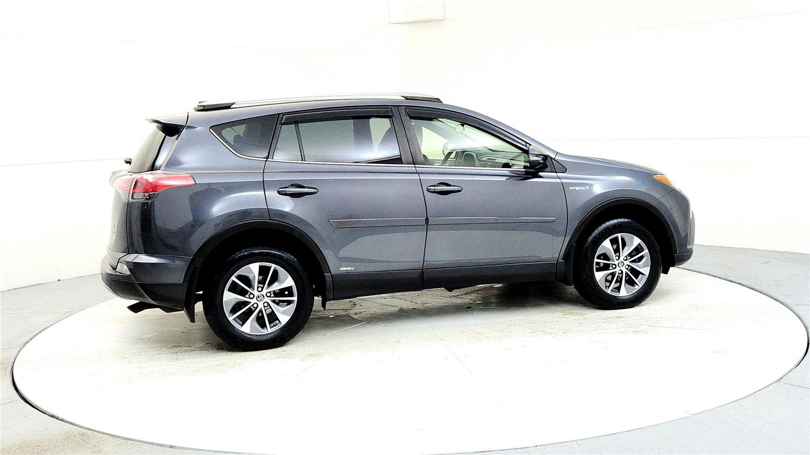 Certified 2018 Toyota RAV4 XLE w/ Carpet Mat Package image 6