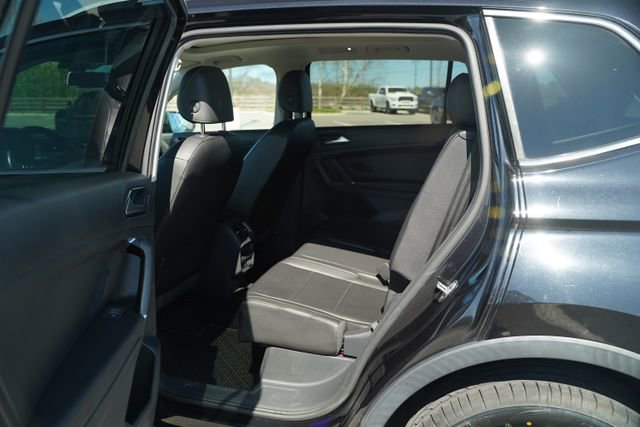 Used 2018 Volkswagen Tiguan SEL image 15