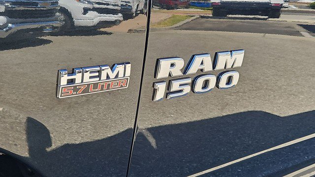 Used 2017 RAM 1500 Express RWD image 31