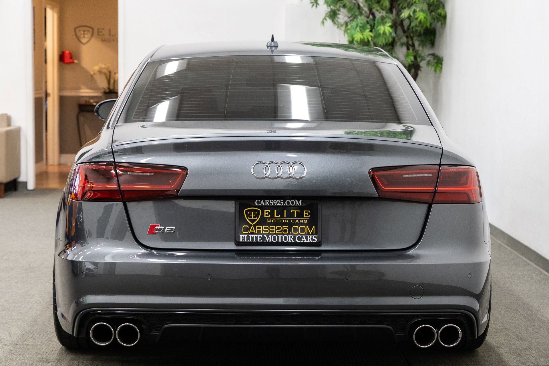 Used 2018 Audi S6 Premium Plus w/ S Sport Package AWD/4WD image 4