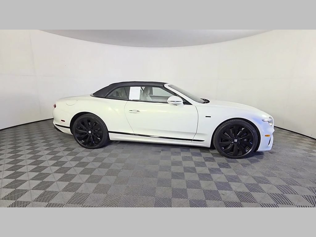 Used 2025 Bentley Continental GTC AWD/4WD image 35
