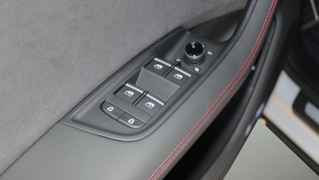 New 2026 Audi SQ8 Prestige AWD/4WD image 10