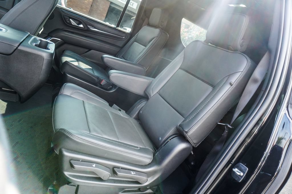 Used 2024 GMC Yukon XL Denali RWD image 9