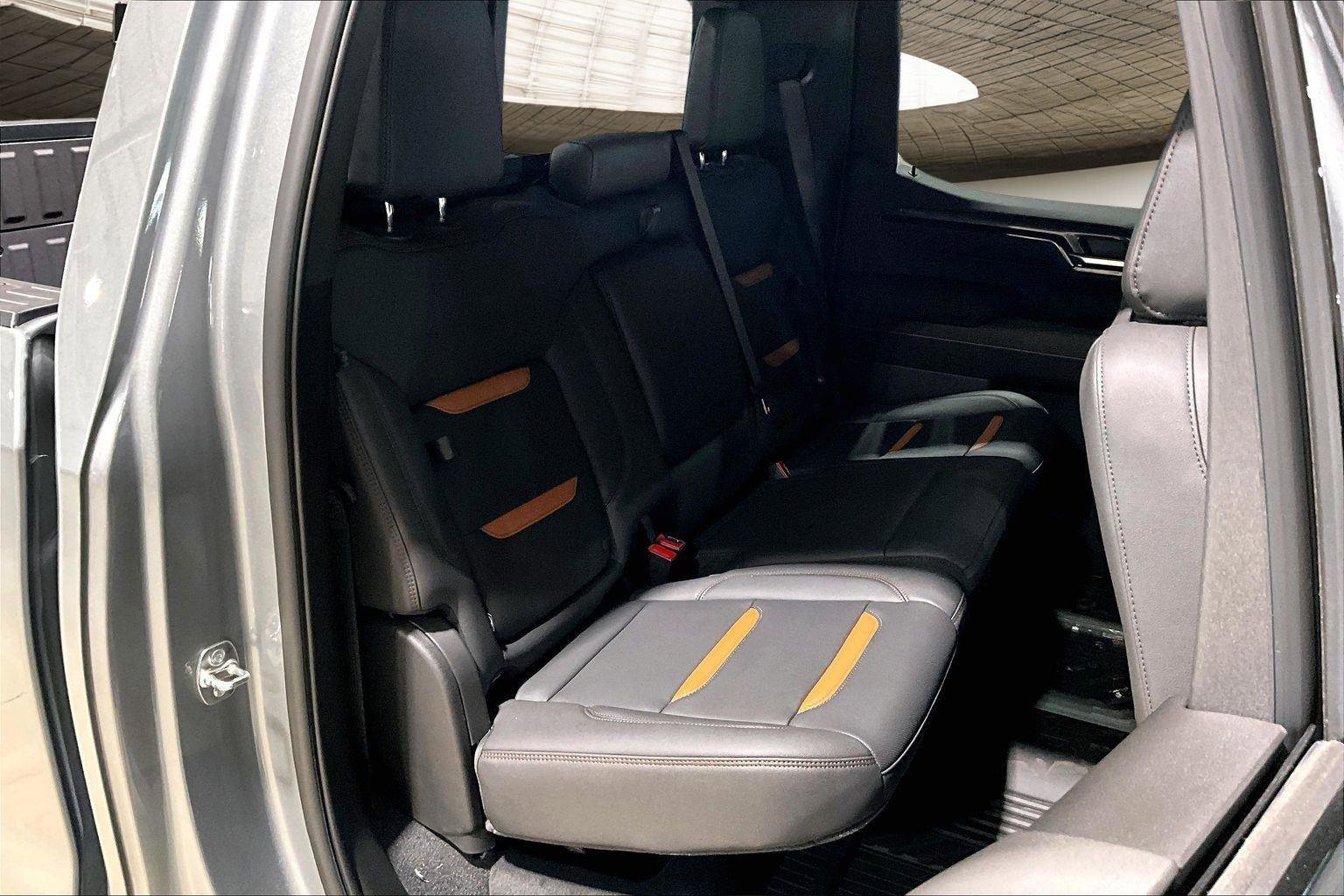 New 2026 GMC Sierra 1500 AT4 w/ Technology Package image 12
