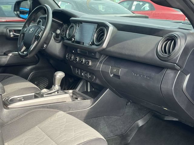 Used 2022 Toyota Tacoma TRD Off-Road AWD/4WD image 24