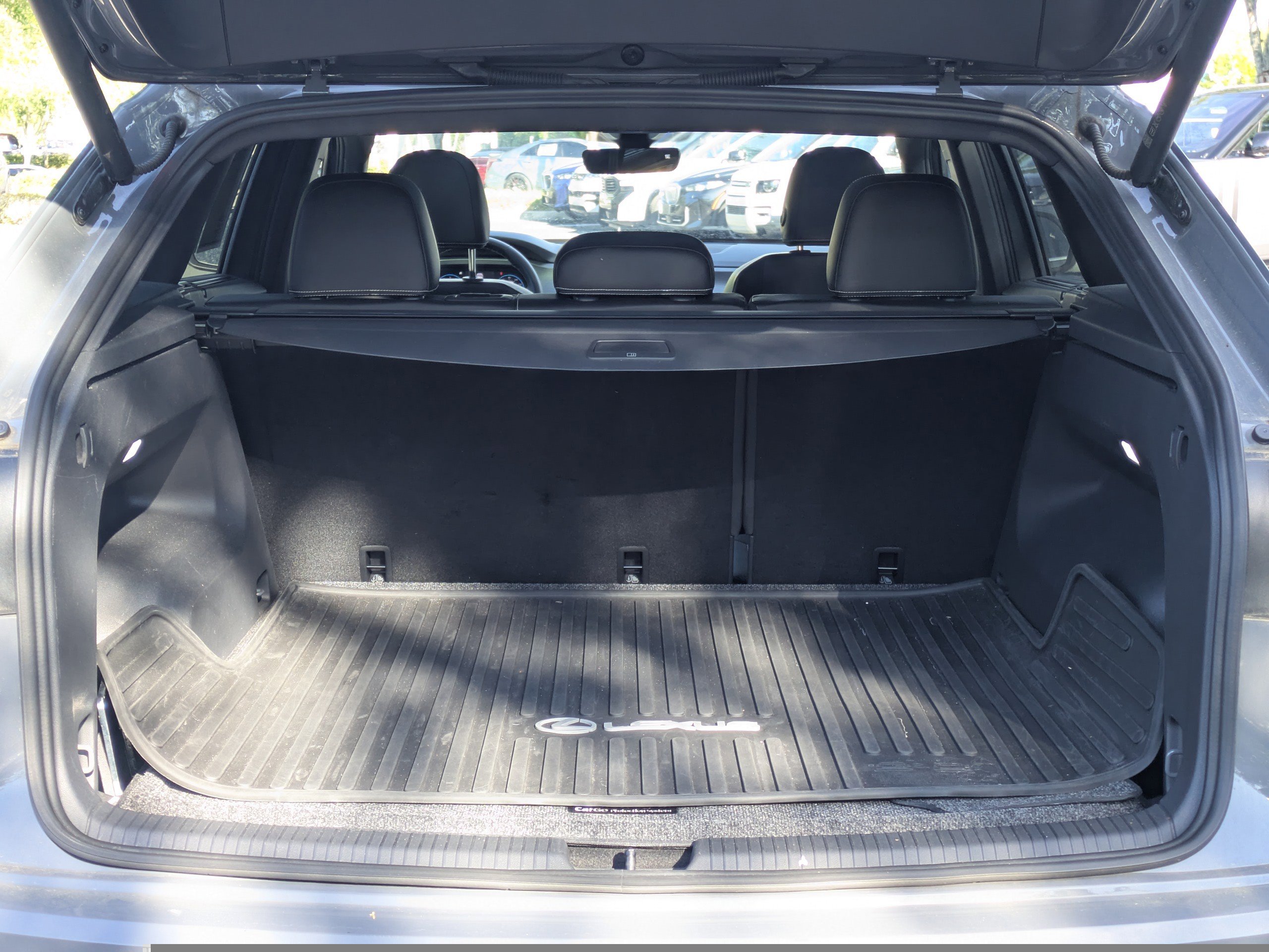 Used 2024 Volkswagen Atlas Cross Sport SE w/ Panoramic Sunroof Package FWD image 13